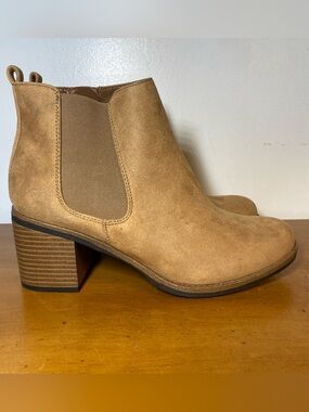 White Mountain Women’s 8.5 Ankle Boots Tan Beige Block Heel Zipper Stretch